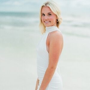 Meet your Posher, Lakin